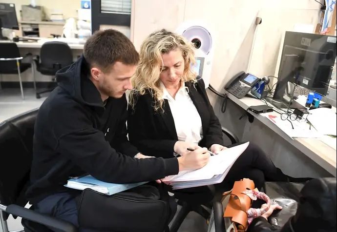 דניל לסובוי קשר מכבי חיפה מקבל תעודת זהות ישראלית