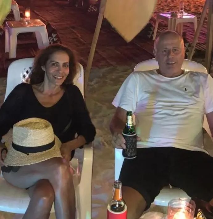 אריה חביב עם רעייתו