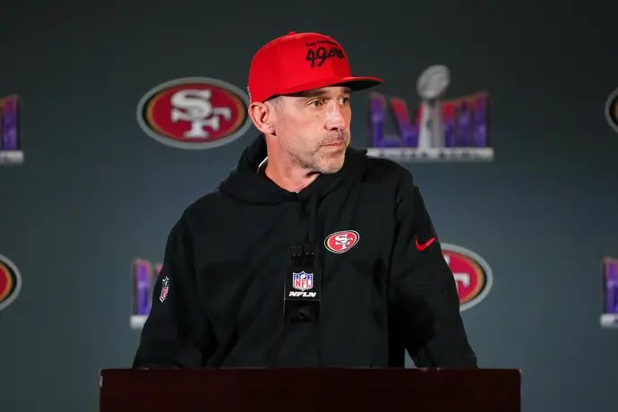 קייל שנאהאן במסיבת עיתונאים בשבוע הסופרבול