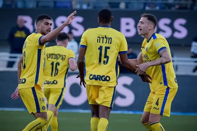 אנריק סבוריט, יונס מלדה, רז שלמה שחקני מכבי תל אביב