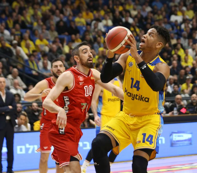 חסיאל ריברו מכבי תל אביב מול בר טימור הפועל תל אביב