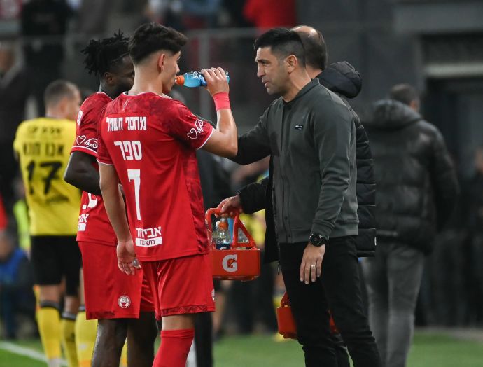 אליניב ברדה מאמן הפועל באר שבע מול אנטוניו ספר