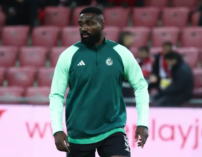 פרנזי פיירו שחקן מכבי חיפה בחימום