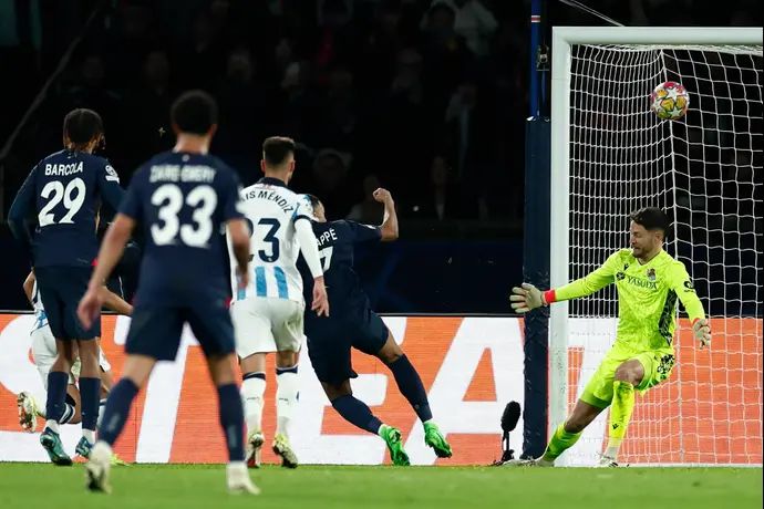 קיליאן אמבפה, חלוץ פריז סן ז'רמן כובש נגד ריאל סוסיאדד