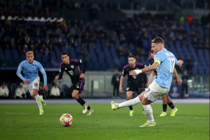 שחקן לאציו, צ'ירו אימובילה, בועט פנדל