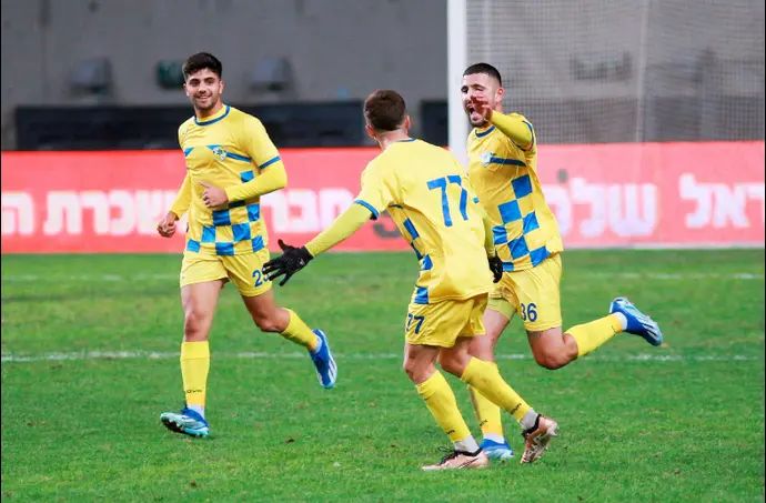 ניב מזרחי, שחקן מכבי יבנה