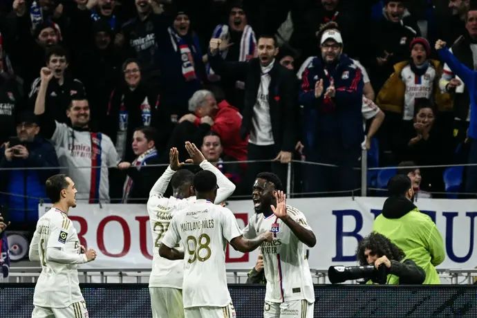 שחקני ליון חוגגים