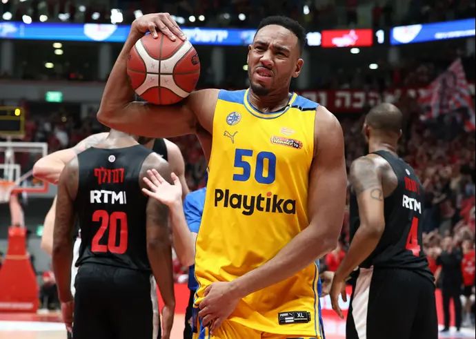 בונזי קולסון, שחקן מכבי תל אביב