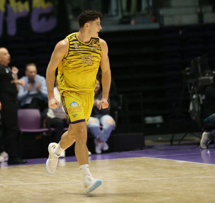 שחקן הפועל חולון שחר עמיר