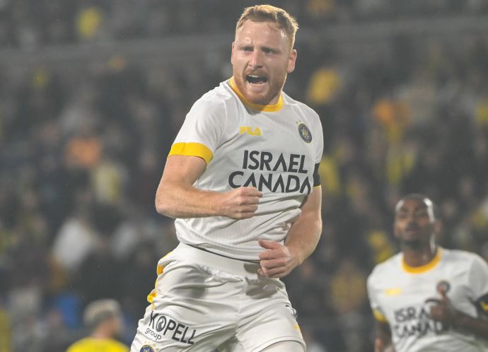 שחקן מכבי תל אביב עידו שחר