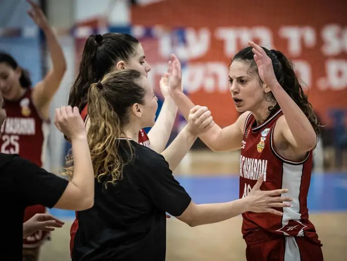 ניצחון קשה לבנות רמת השרון