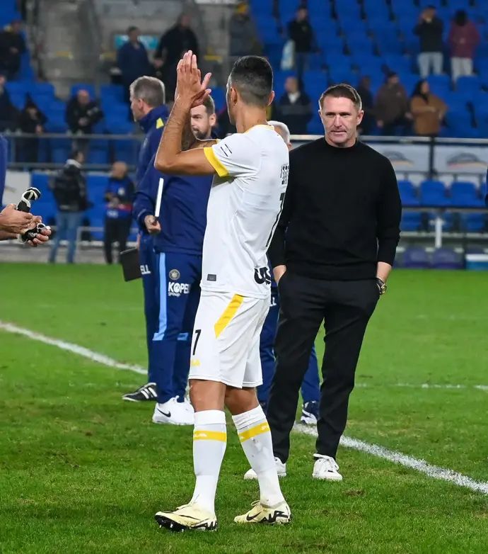 רובי קין מאמן מכבי תל אביב לצד ערן זהבי