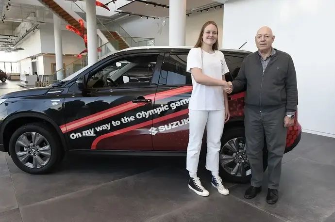 מימין לשמאל צבי נטע, אנסטסיה גורבנקו