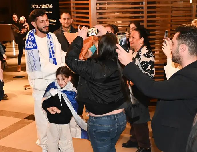 הכדורגלן שגיב יחזקאל חזר לישראל אחרי המעצר בטורקיה