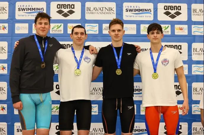 שחייני דולפין נתניה שברו את שיא האגודות