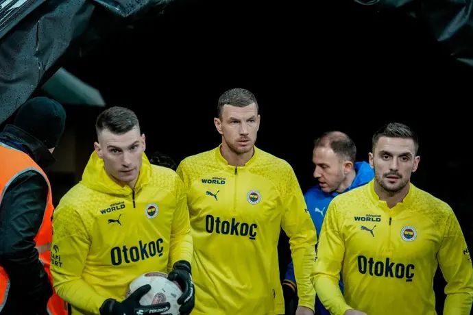 דושאן טאדיץ' (מימין), אדין דז'קו, דומיניק ליבאקוביץ' שחקני פנרבחצ'ה