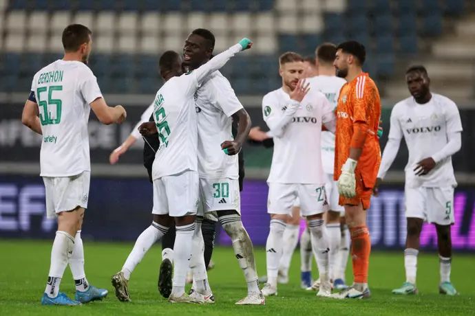 עבדולאי סק חוגג עם גדי קינדה מכבי חיפה