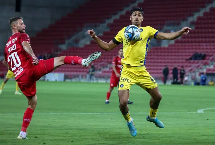 דור פרץ מכבי תל אביב לצד עדן שמיר הפועל באר שבע