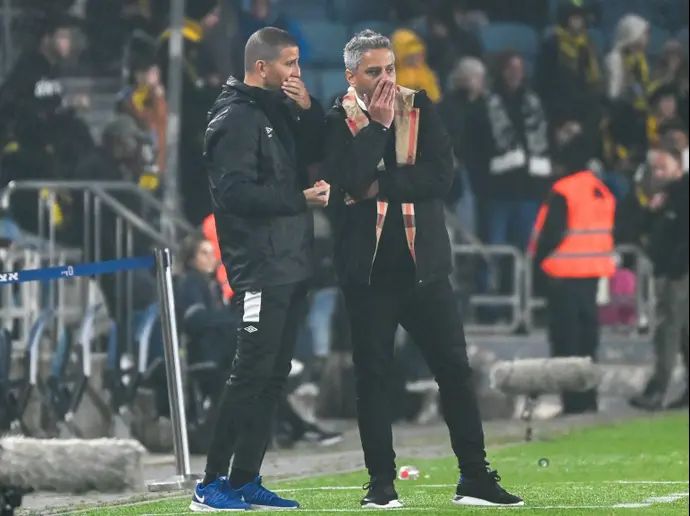 ברק יצחקי מאמן בית"ר ירושלים לצד משה אוחיון