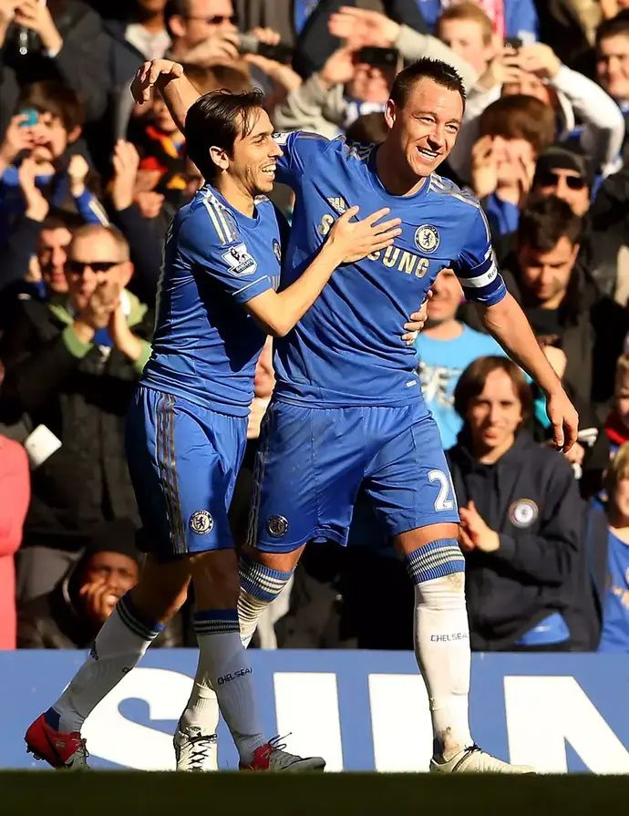 בלם צ'לסי ג'ון טרי חוגג שער עם יוסי בניון