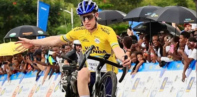 ג׳ו בלקמור רוכב פרמייר טק ישראל