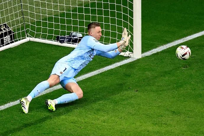 מרצ'ין בולקה, שוער ניס