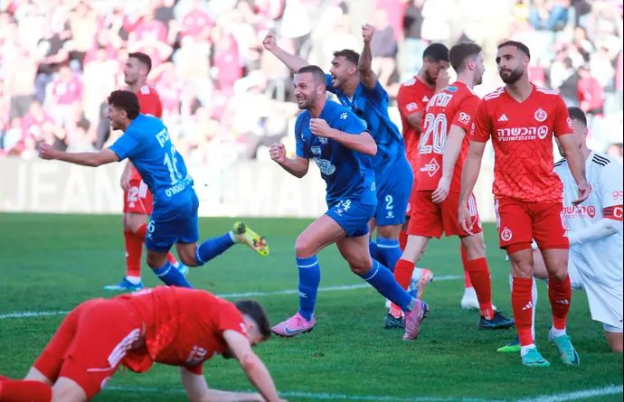 שחקן מכבי פתח תקוה בן שהר, אחרי השער נגד הפועל תל אביב