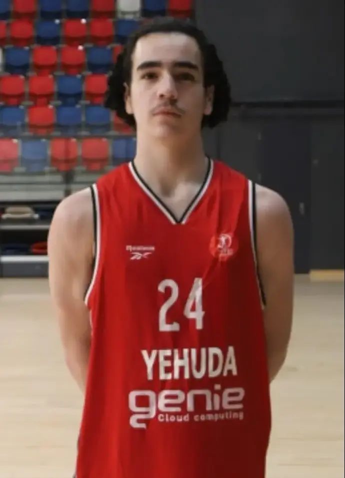 שחקן הפועל תל אביב ארי עמיאל