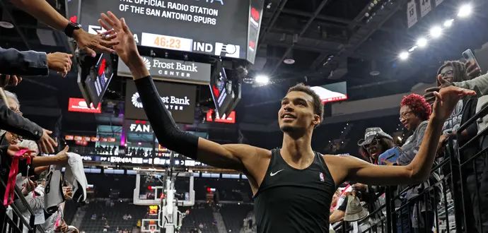 ויקטור וומבניאמה, סן אנטוניו ספרס