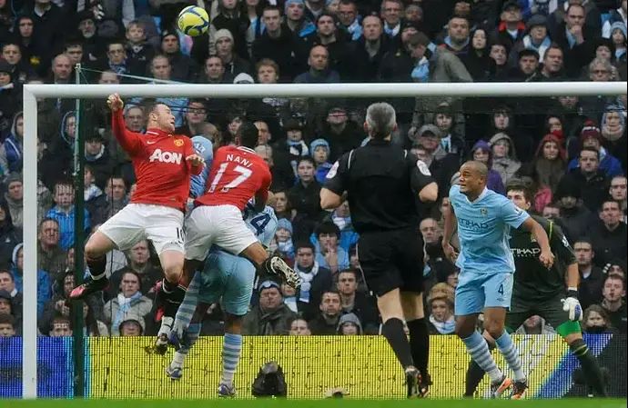 ווין רוני כובש לזכות מנצ'סטר יונייטד מול מנצ'סטר סיטי