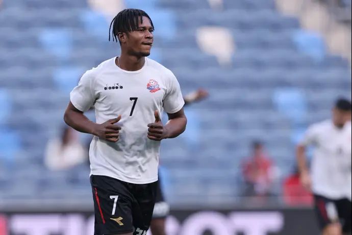 מוחמד קמארה שחקן הפועל חיפה בחימום