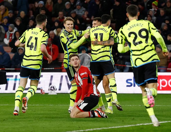 שחקני ארסנל חוגגים