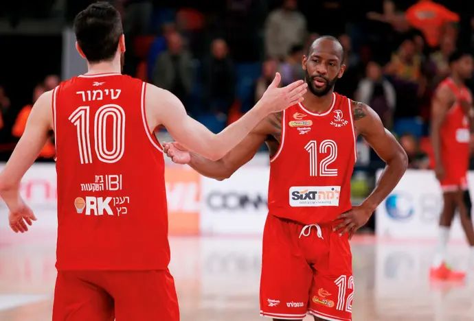 וויל קאמינגס לצד בר טימור הפועל תל אביב