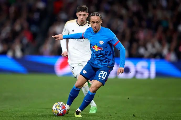 שחקן ר.ב. לייפציג צ'אבי סימונס, לפני פדריקו ואלוורדה, ריאל מדריד