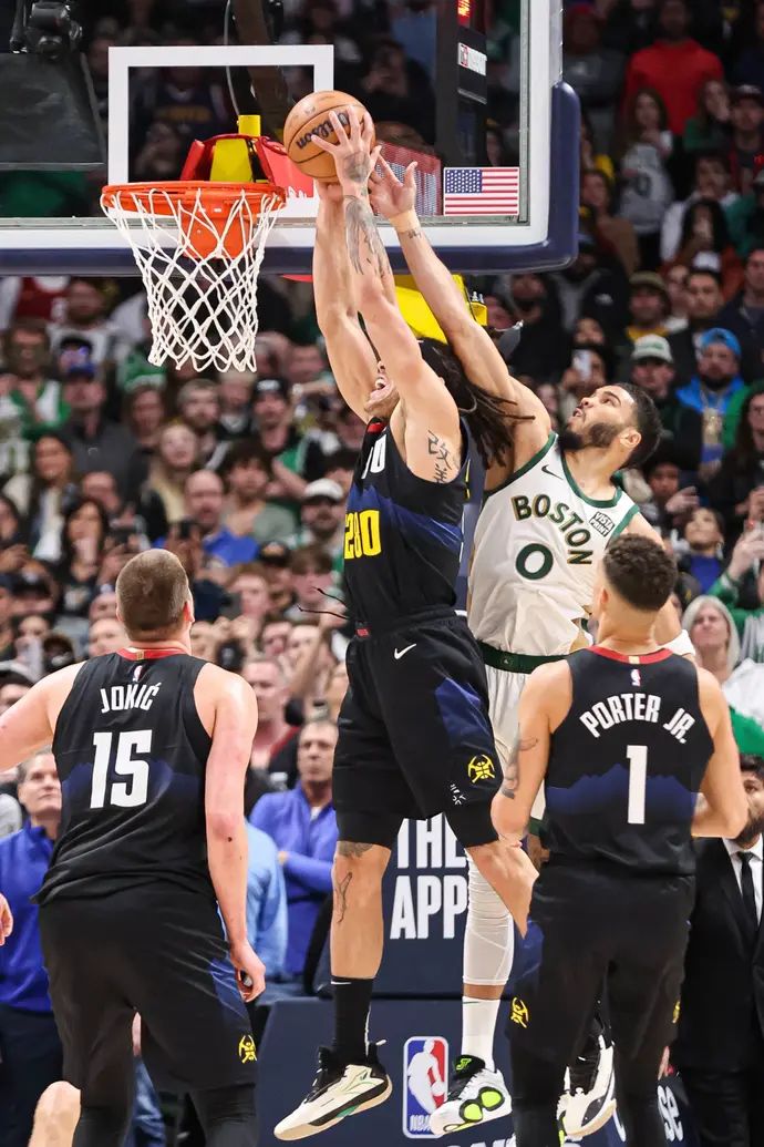 ארון גורדון, דנבר נאגטס, מטביע מעל ג'ייסון טייטום, בוסטון סלטיקס