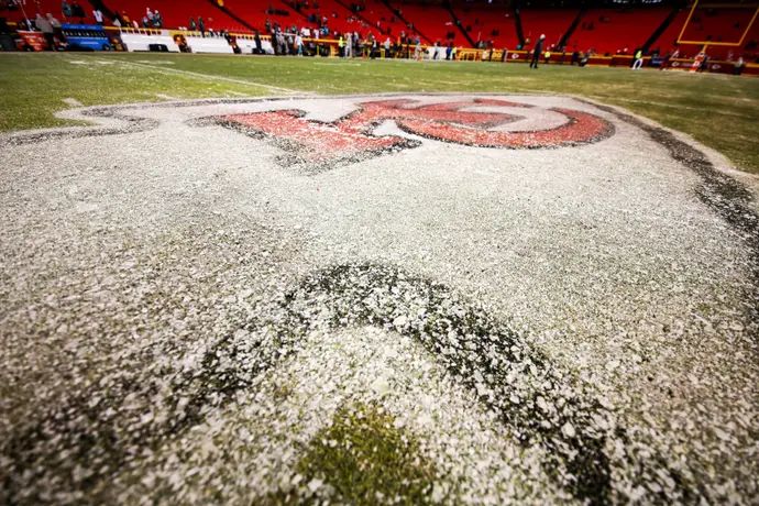 משחק פוטבול בין קנזס סיטי צ'יפס למיאמי דולפינס - על מגרש קפוא