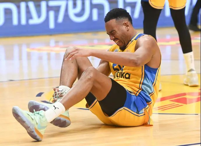 שחקן מכבי תל אביב בונזי קולסון