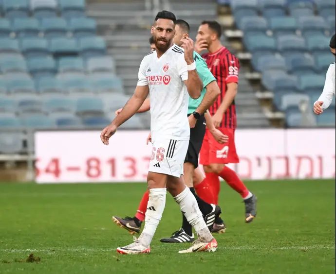 איהאב גנאים, הפועל תל אביב