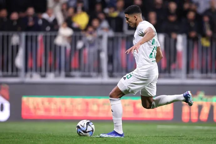 ענאן חלאילי שחקן מכבי חיפה בועט פנדל