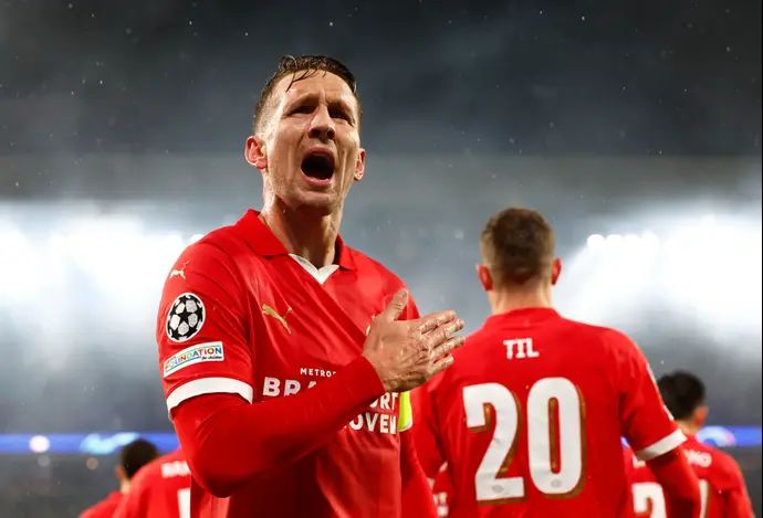 לוק דה יונג פ.ס.וו איינדהובן