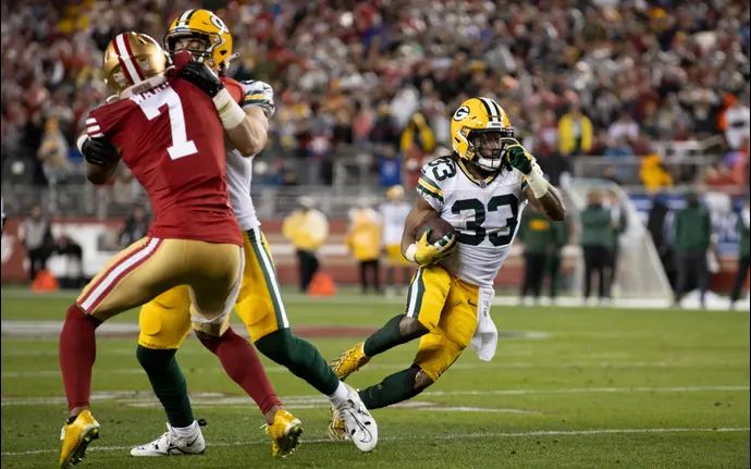 שחקן גרין ביי פאקרס ארון ג'ונס