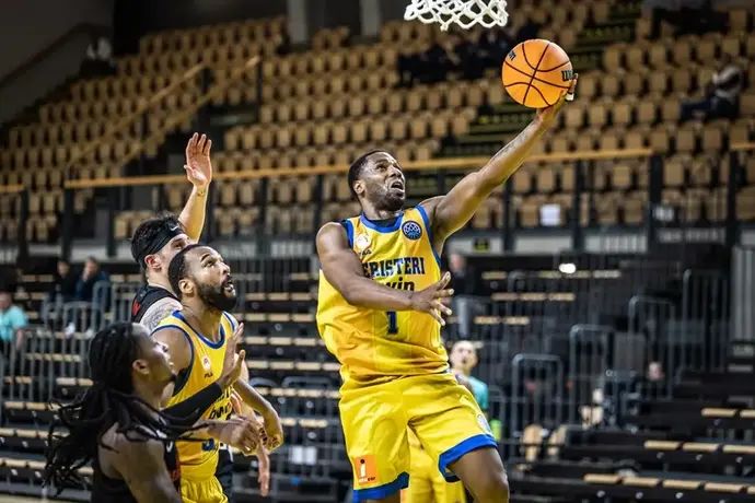 שחקן פריסטרי ג'ו רגלנד