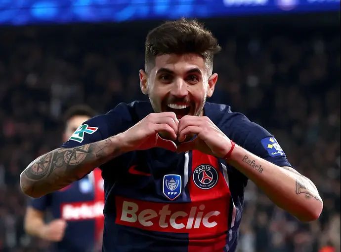 לוקאס בראלדו שחקן פריז סן ז'רמן חוגג שער