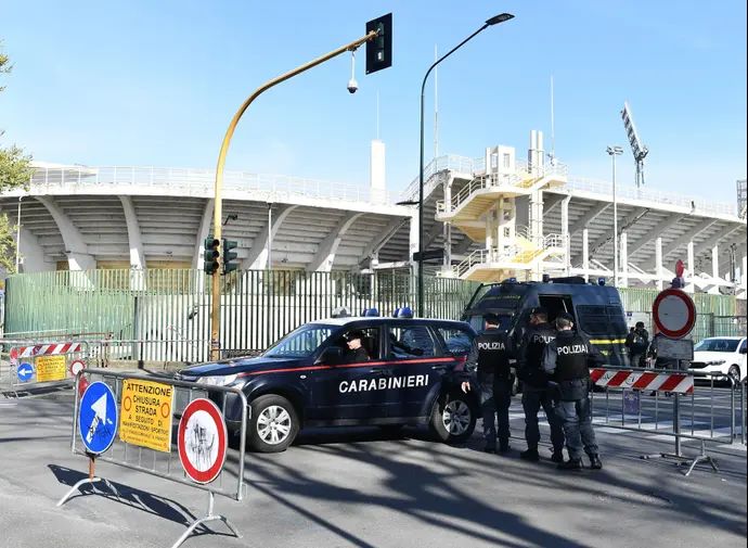 כוחות אבטחה לפני המשחק של מכבי חיפה בפירנצה מול פיורנטינה