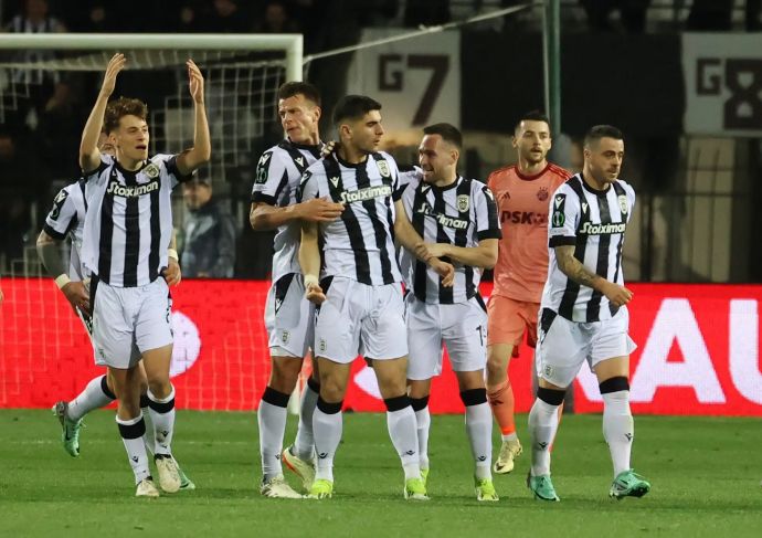 שחקני פאוק סלוניקי חוגגים