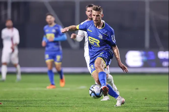 מארק קוסטה, שחקן בני ריינה