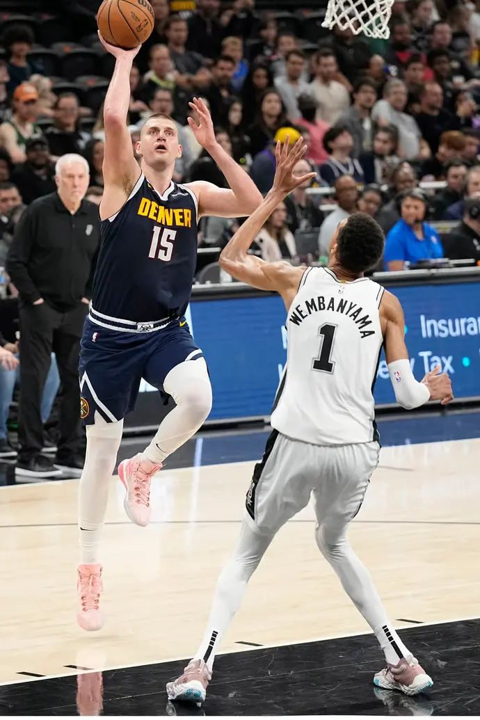 ניקולה יוקיץ', דנבר נאגטס, מול ויקטור וומבניאמה, סן אנטוניו ספרס