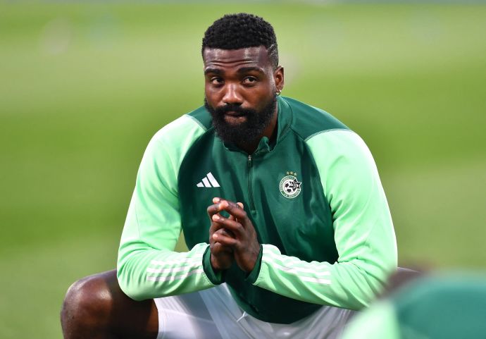 פרנזי פיירו שחקן מכבי חיפה בחימום