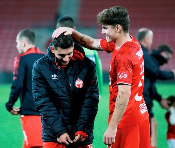 שחקני הפועל באר שבע, יוני סטויאנוב, אמיר גנאח