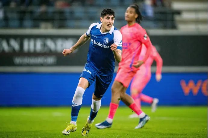 עומרי גנדלמן שחקן גנט חוגג שער